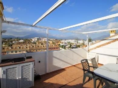 Apartamento con 3 dormitorios se vende en Marbella, Costa del Sol