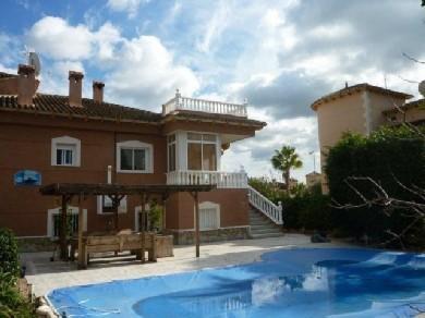 Chalet con 5 dormitorios se vende en Benferri, Vega Baja Torrevieja