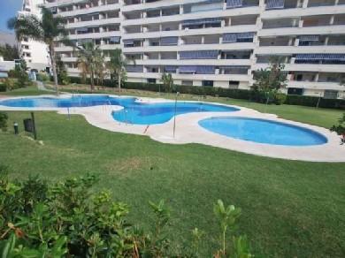 Apartamento con 2 dormitorios se vende en Marbella, Costa del Sol