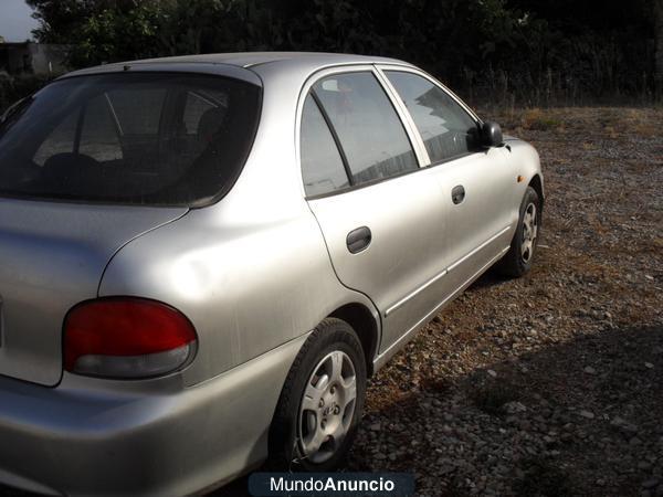 hyundai accent 1.3 gasolina, año 99, BAJO CONSUMO