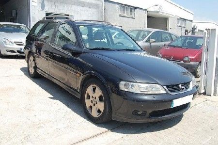 OPEL VECTRA 2.2 DTI 125CV. 5P. FAMILIAR - Barcelona