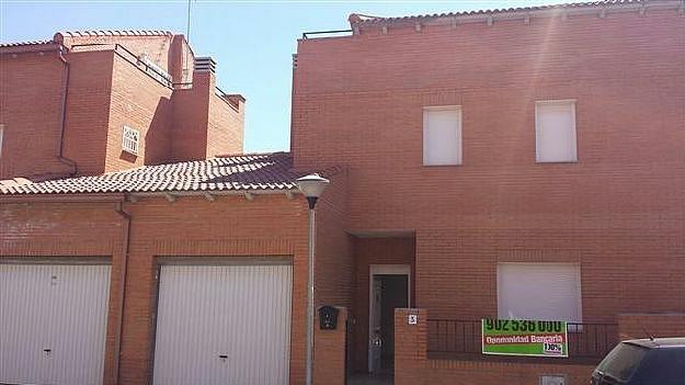 Casa adosada en Chozas de Canales