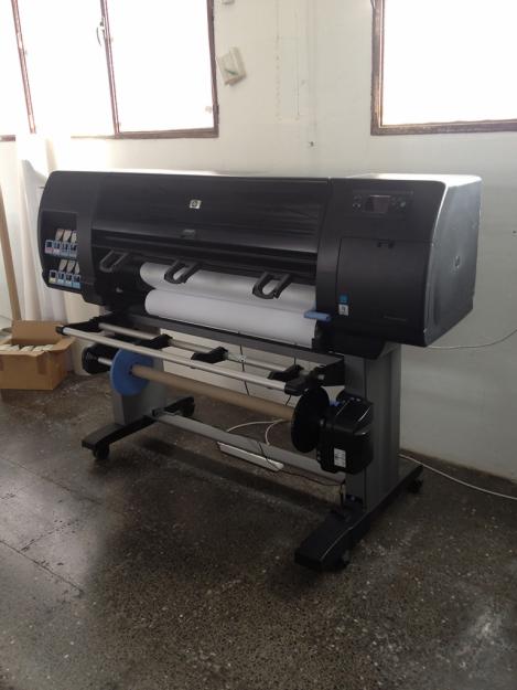 Vendo Plotter HP Designjet z6100 42” por ampliación de maquinaria.