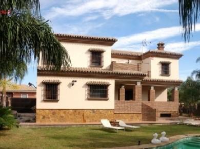 Chalet con 3 dormitorios se vende en Alhaurin de la Torre