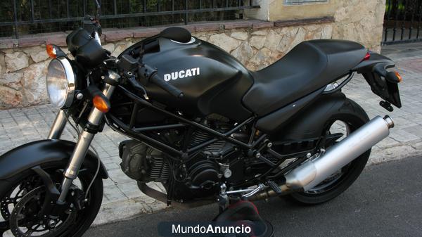 Ducati Monster 695 negra mate,nacional