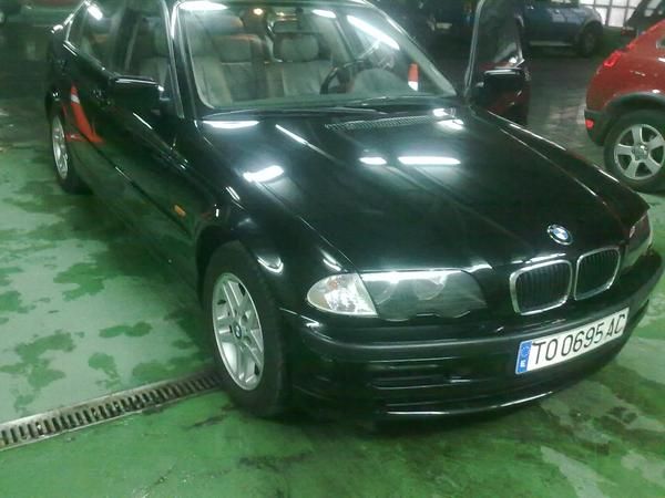 se vende     BMW  318