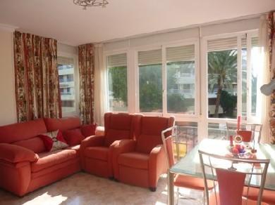 Apartamento con 2 dormitorios se vende en Marbella, Costa del Sol