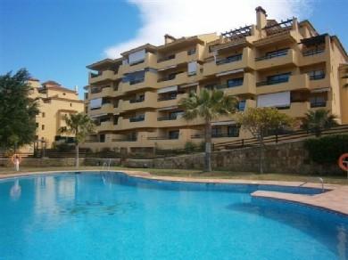 Apartamento con 3 dormitorios se vende en Estepona, Costa del Sol