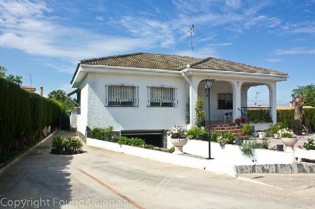 Chalet en venta en Montserrat, Valencia (Costa Valencia)