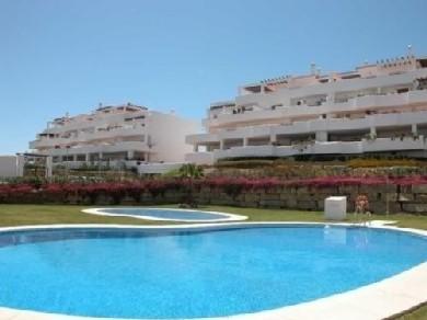 Apartamento con 2 dormitorios se vende en Estepona, Costa del Sol