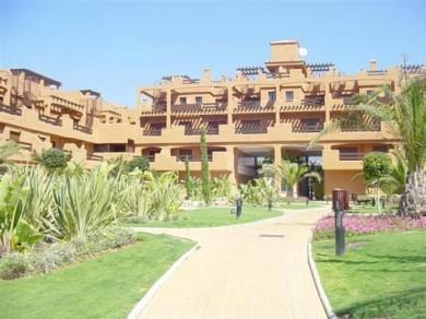 Apartamento con 2 dormitorios se vende en Estepona, Costa del Sol