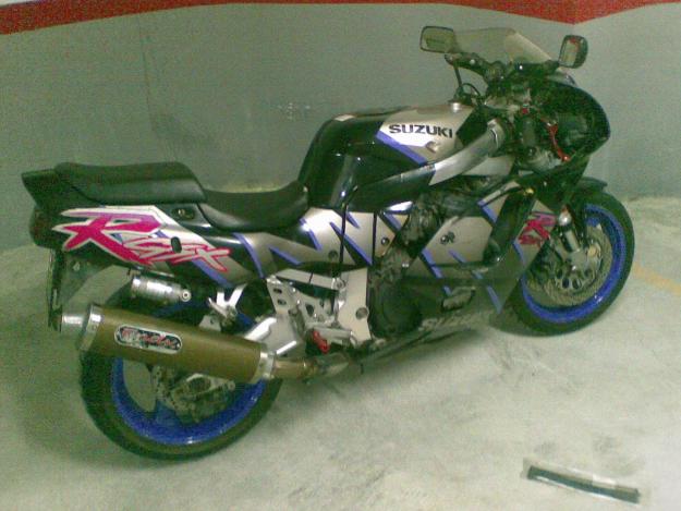 SUZUKI GSXR 750