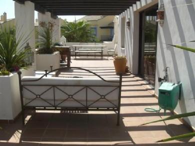 Apartamento con 3 dormitorios se vende en Marbella, Costa del Sol