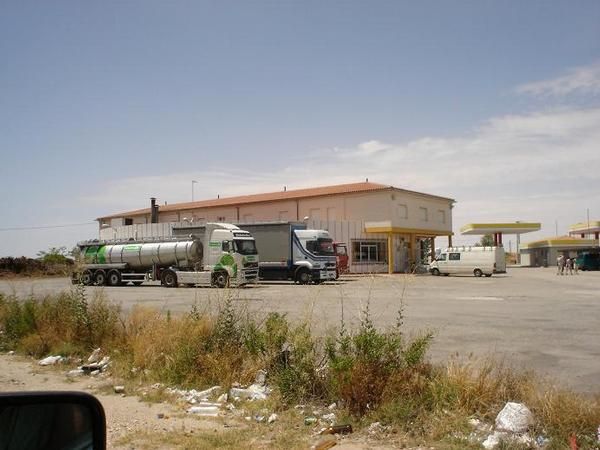 GASOLINERA   RESTAURANTE Y TIENDA