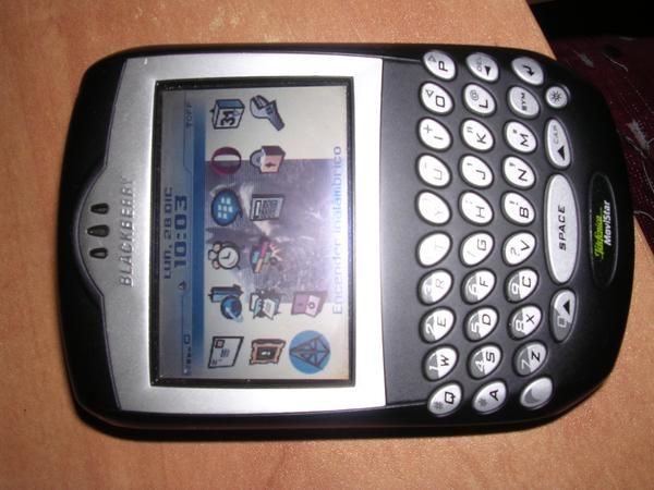 Vendo Blackberry 7290 negro con cargador. NUEVO