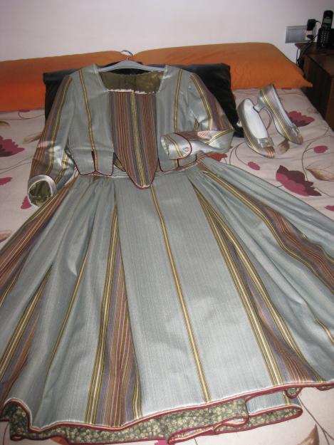 Vendo traje de valenciana para folklore talla grande