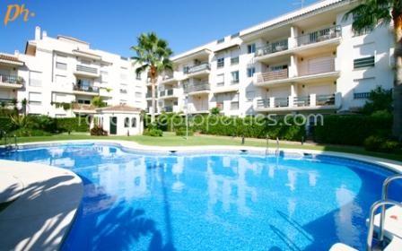 Apartamento a la venta en Nueva Andalucía Costa del Sol