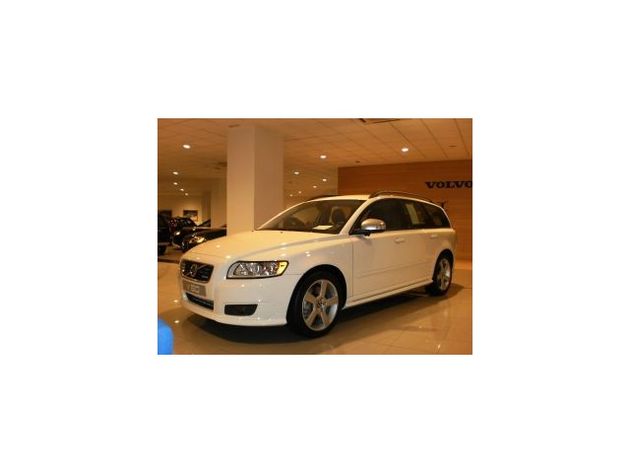 VOLVO V50 D4 R-DESING