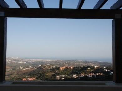 Apartamento con 2 dormitorios se vende en Marbella, Costa del Sol