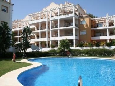 Apartamento con 3 dormitorios se vende en Marbella, Costa del Sol