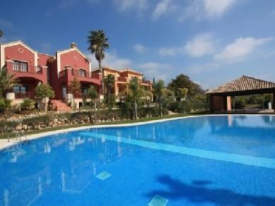 Chalet con 6 dormitorios se vende en Marbella, Costa del Sol