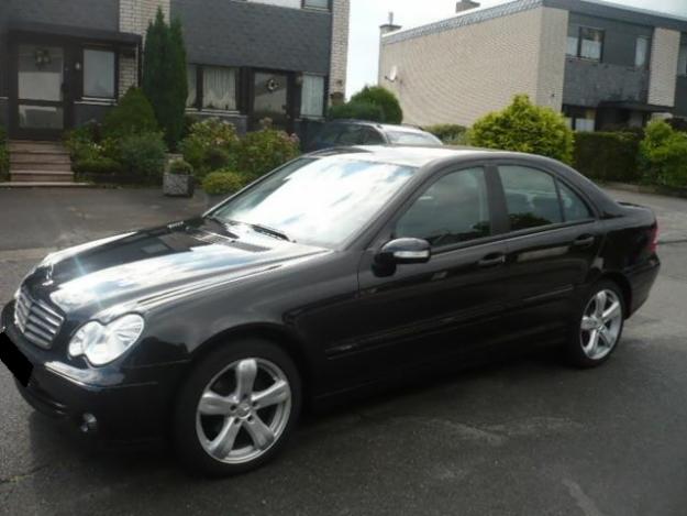 2003 Mercedes-Benz C 220 CDI Classic Negro