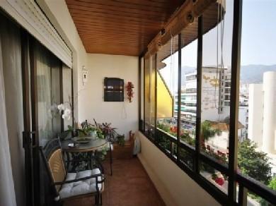 Apartamento con 3 dormitorios se vende en Marbella, Costa del Sol