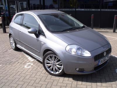 Fiat Grande punto Sport 131CV en VALENCIA