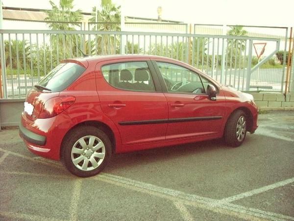 SE VENDE PEUGEOT 207 ROJO