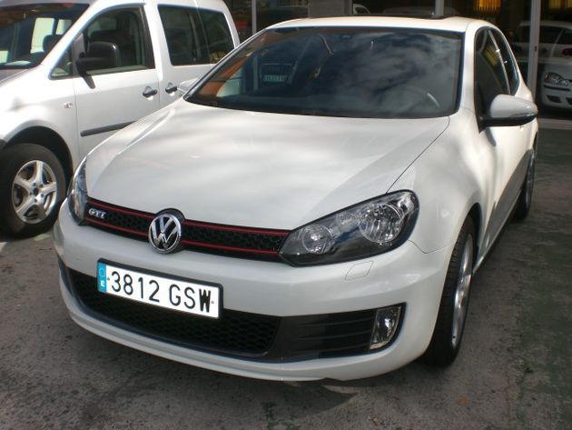 VOLKSWAGEN Golf 2.0 TSI GTI