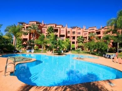 Apartamento Planta Baja con 2 dormitorios se vende en Marbella, Costa del Sol