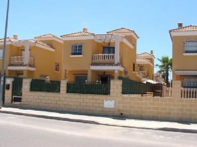 Chalet con 3 dormitorios se vende en Guardamar del Segura, Costa Blanca