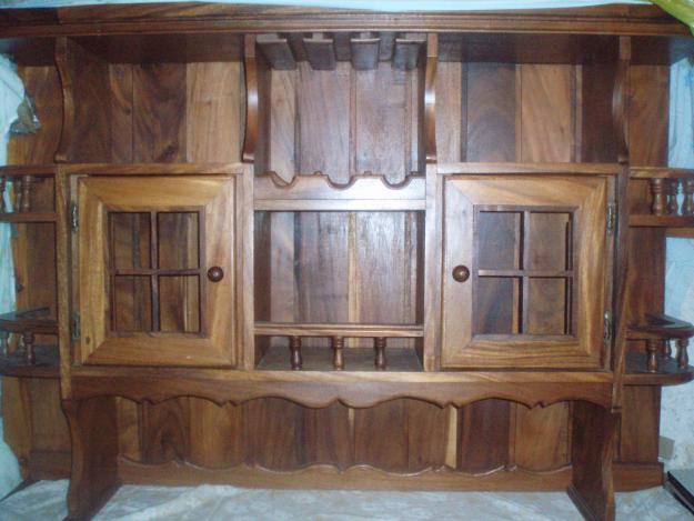 mueble de madera maciza, ucraniana