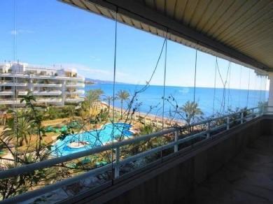 Apartamento con 2 dormitorios se vende en Marbella, Costa del Sol