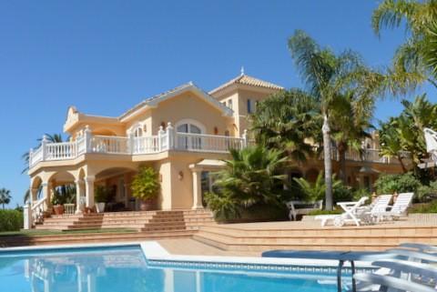 Villas a la venta en El Rosario Costa del Sol