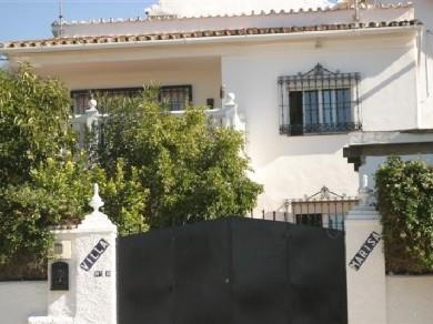 Chalet con 3 dormitorios se vende en Alhaurin el Grande