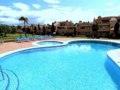 Apartamento con 2 dormitorios se vende en Estepona, Costa del Sol