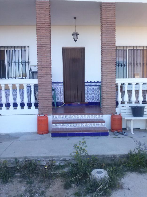 Se vende Terreno con casa todo vayado en Cártama