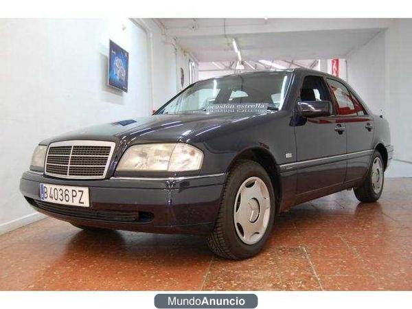 Mercedes-Benz C 180  Elegance  --NACIONAL--