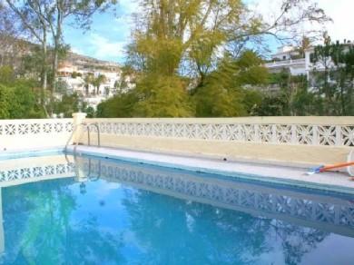 Chalet con 4 dormitorios se vende en Benalmadena Costa, Costa del Sol