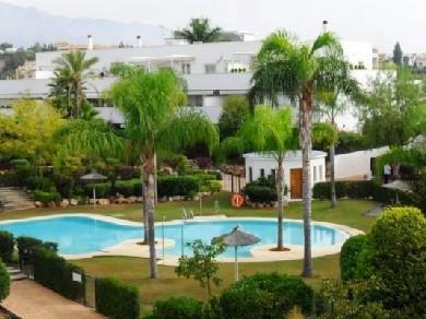 Apartamento con 2 dormitorios se vende en Marbella, Costa del Sol