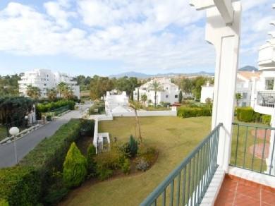 Apartamento con 4 dormitorios se vende en Marbella, Costa del Sol