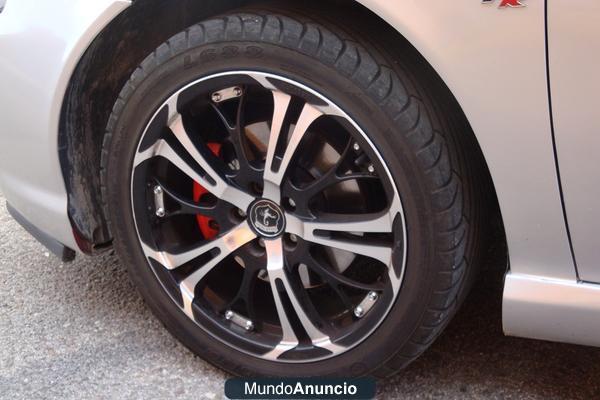 SEAT LEON RECIEN PINTADO --NUEVAS LLANTAS --POCOS KILOMETROS-4000E