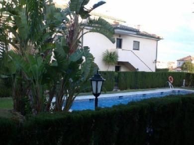 Apartamento con 2 dormitorios se vende en Marbella, Costa del Sol