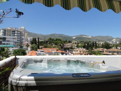 Casa Isla de Benalmadena 2 Bed Penthouse