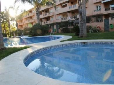 Apartamento con 3 dormitorios se vende en Marbella, Costa del Sol