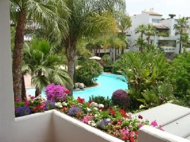 Apartamento Planta Baja con 2 dormitorios se vende en Marbella, Costa del Sol