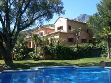 Chalet con 6 dormitorios se vende en Marbella, Costa del Sol