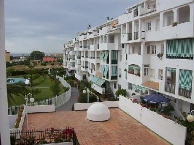 Apartamento con 3 dormitorios se vende en Marbella, Costa del Sol