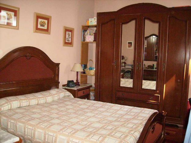 Dormitorio Matrimonio Muy económico !!! 140 Eur.